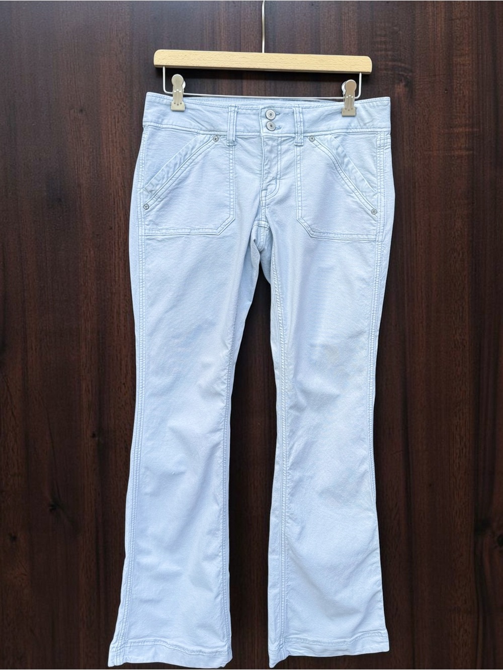 American Eagle Super Low-Rise Kick Boot Pant
EUC. Size 6 Regular

🚭 🚫 Pets